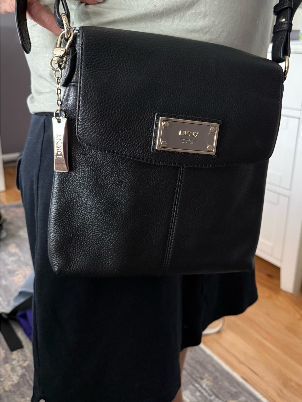 DKNY Black Leather Crossbody Bag NWT Gold Plate Logo w/ Dust Bag Small Flaw